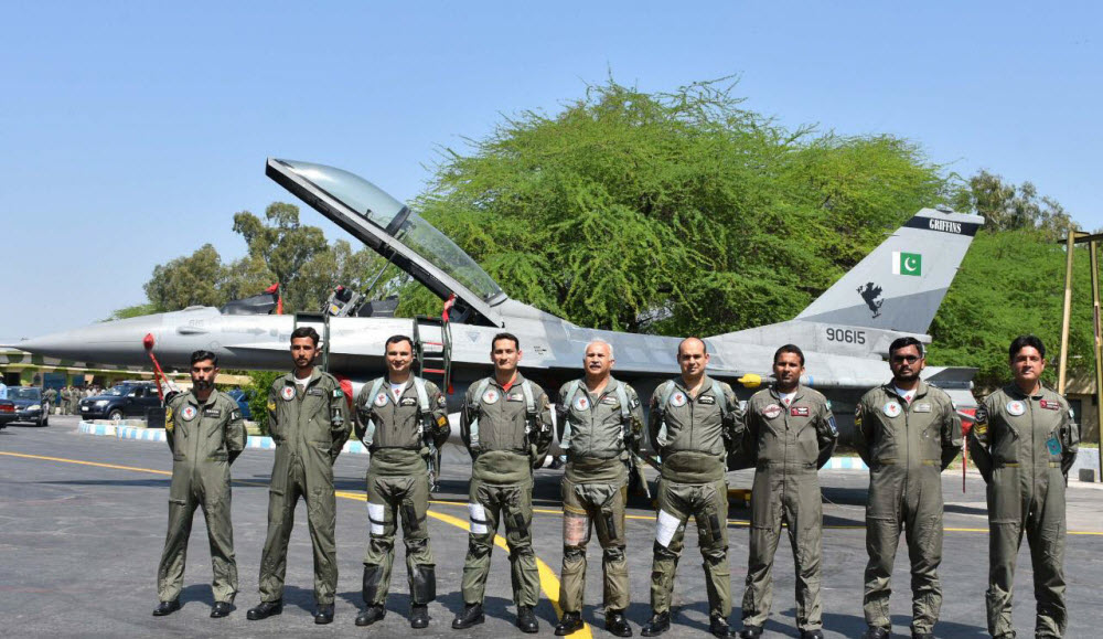 PAF CHIEF Flew Combat Training Mission in No 9 Multirole Squadron Unit ...